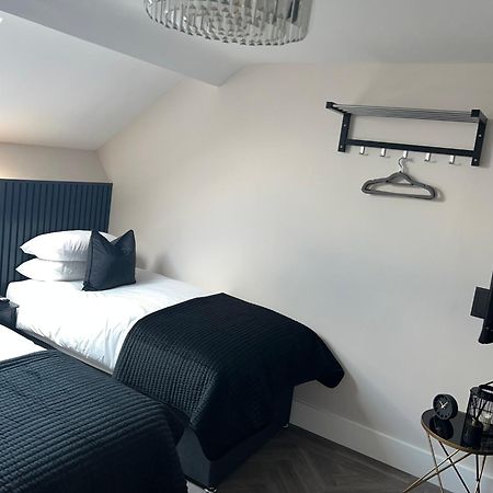 128 Anfield Road Otel Liverpool Oda fotoğraf